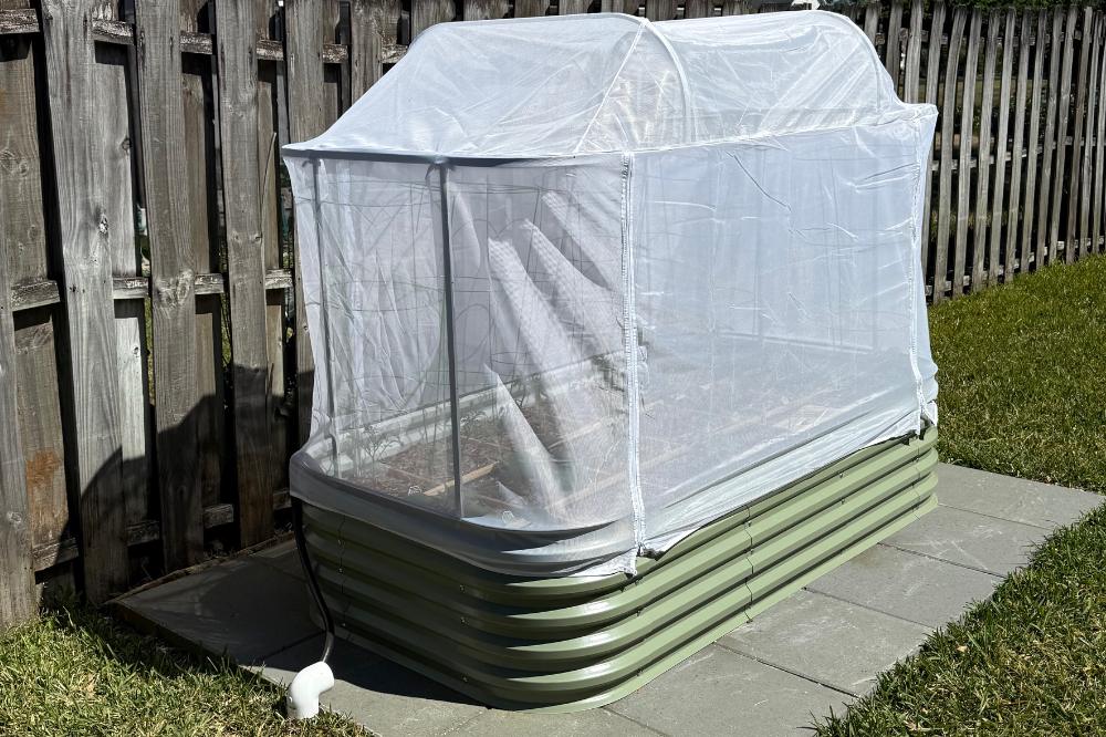 How to Cover Raised Garden Beds for Winter | VEGEGA