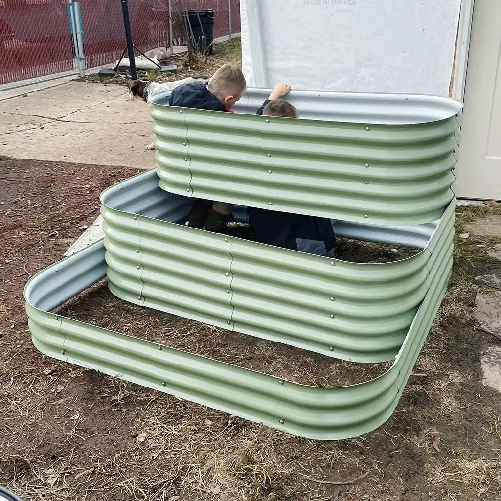 empty 3-tier planter box outdoor