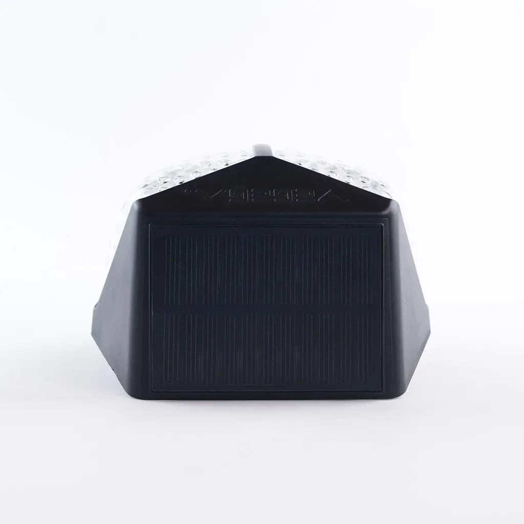 Magnetic Solar Garden Light | Auto On/Off & Waterproof 1