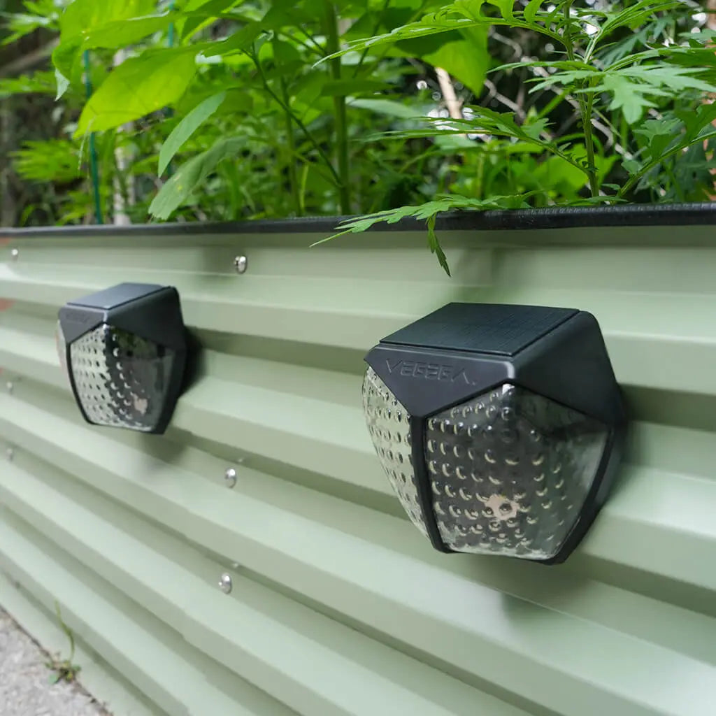 Magnetic Solar Garden Light | Auto On/Off & Waterproof 1