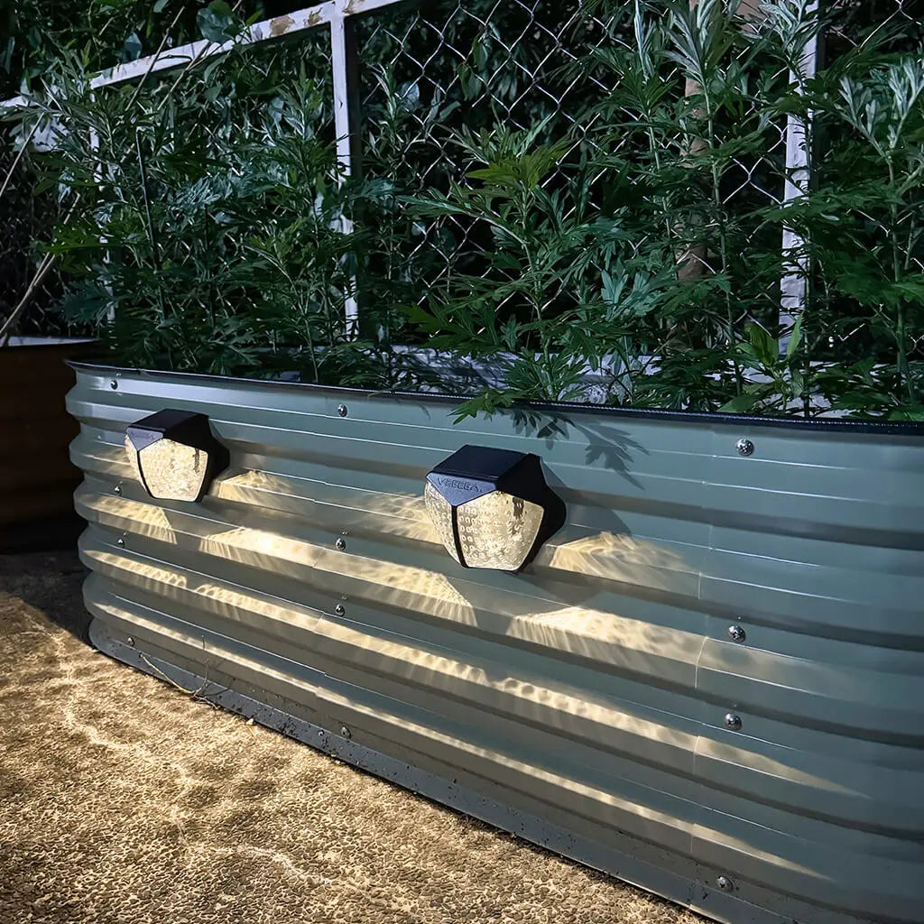 Magnetic Solar Garden Light | Auto On/Off & Waterproof 1