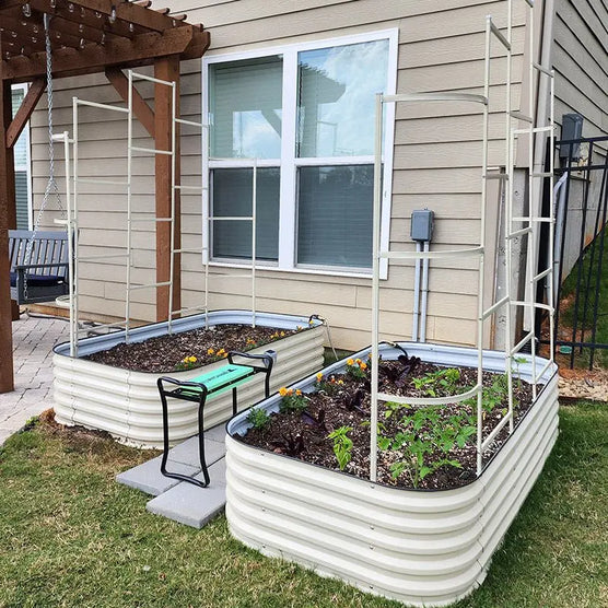 metal wall trellis installed on raised beds-Vegega