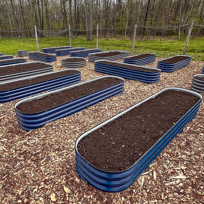 metal planter boxes layout in garden-Vegega